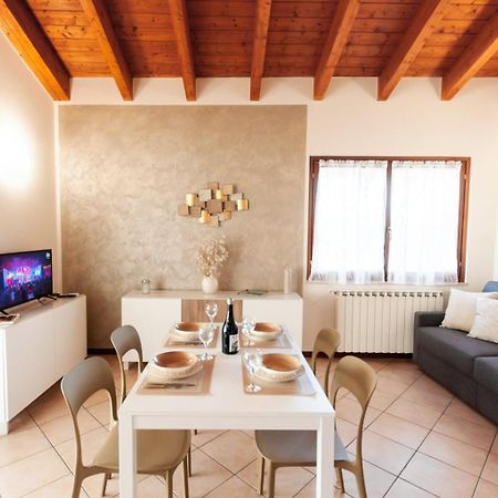 Dora'S Apartment Desenzano del Garda Exterior photo