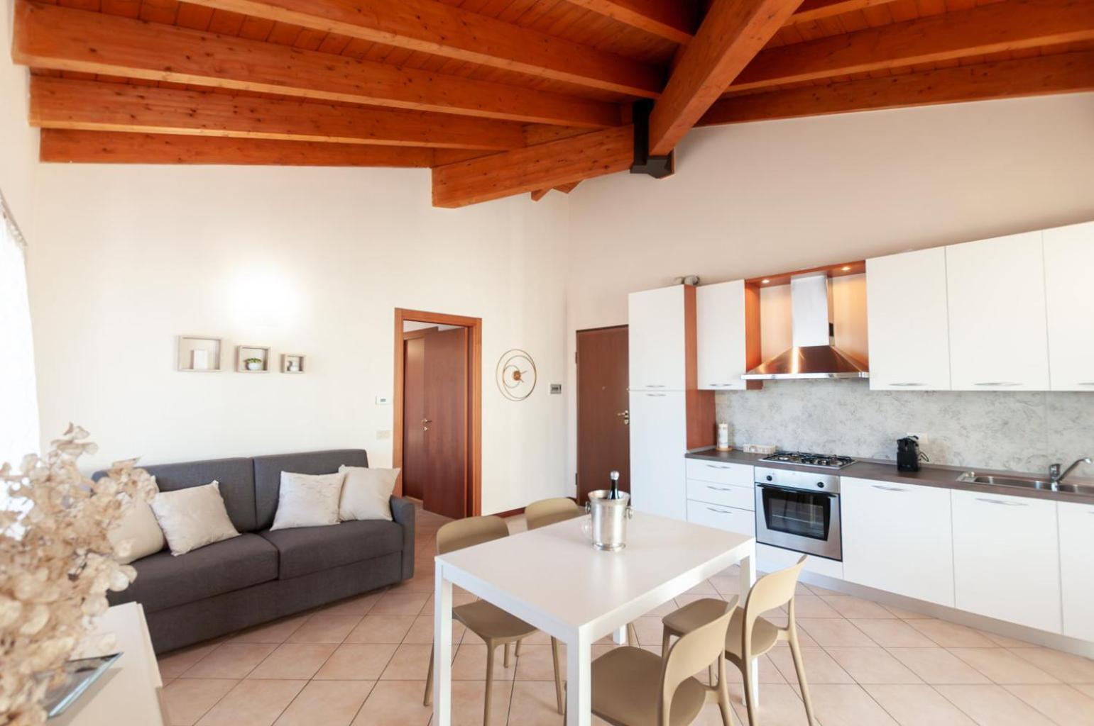Dora'S Apartment Desenzano del Garda Exterior photo